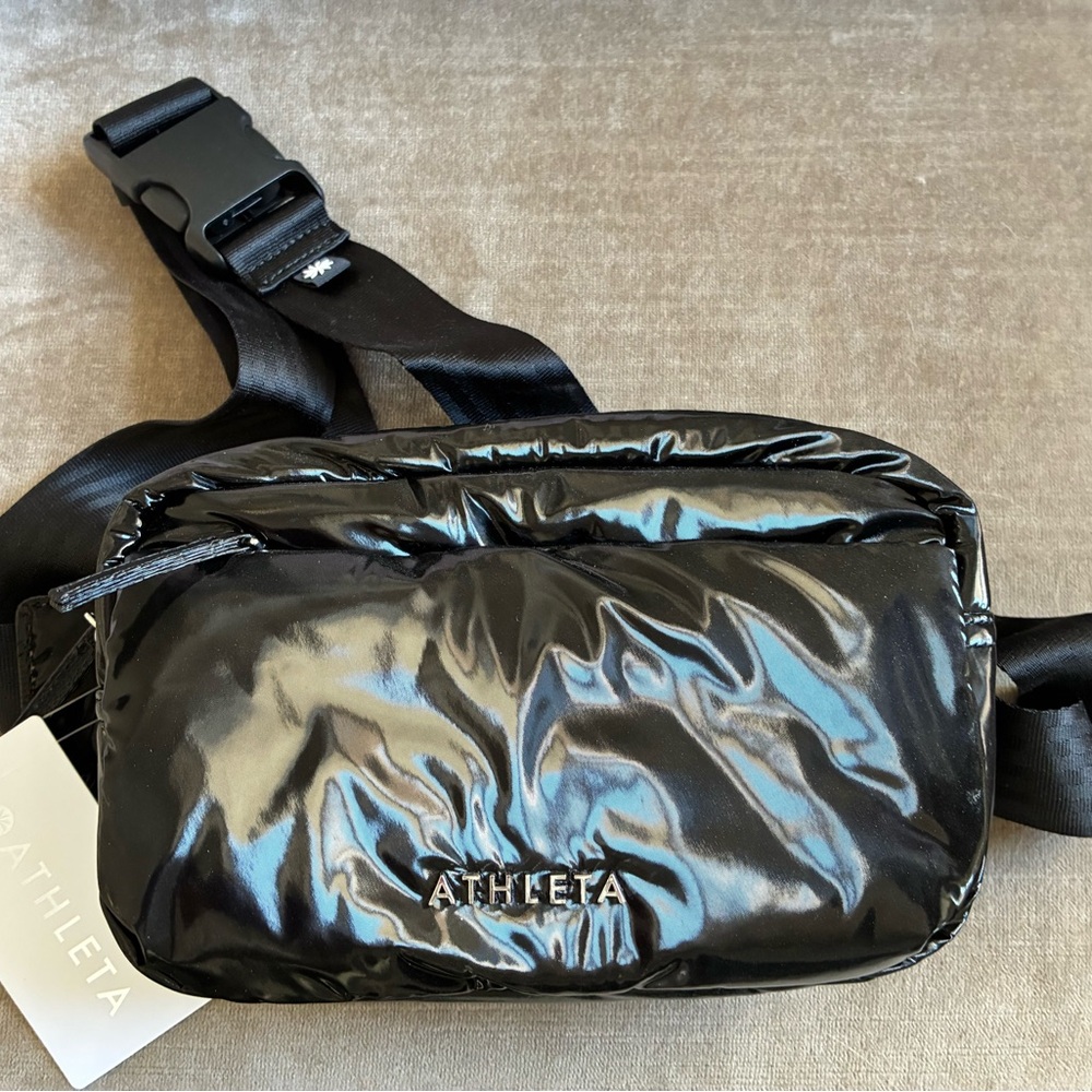 Athleta Bag NWT All About Shine Puff Large Belt Bag 🖤✔️ - Picture 2 of 12